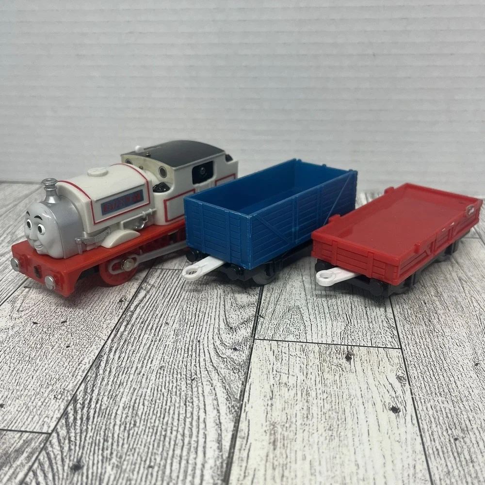 Thomas TrackMaster Motorized STANLEY Engine & Wagons Lot UNTESTED Discovery